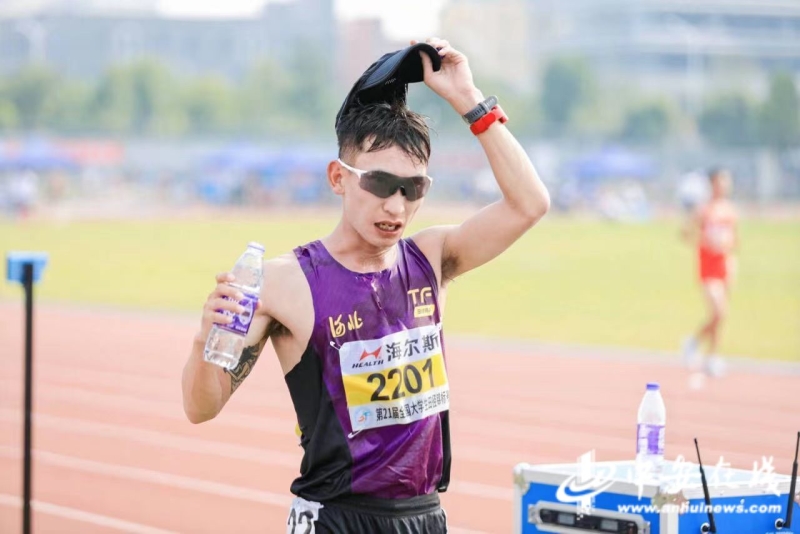大田赛首金获得者鲁宁.jpg