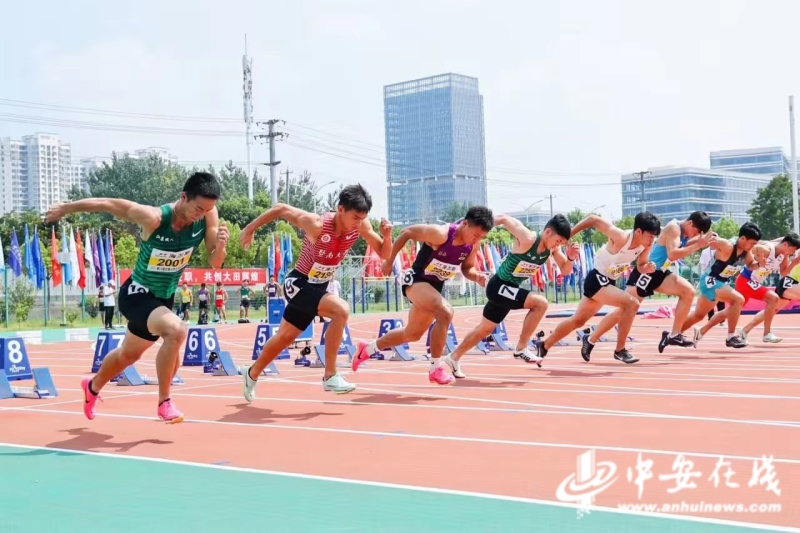 严海滨起跑画面.jpg